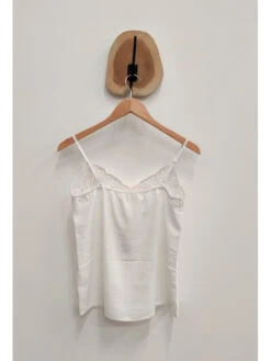 Top Lena -Mode Vêtements Magasin d224 blanc in april 2