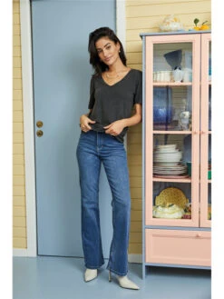 JACQUELINE DE YONG Jean Flare Nwflora